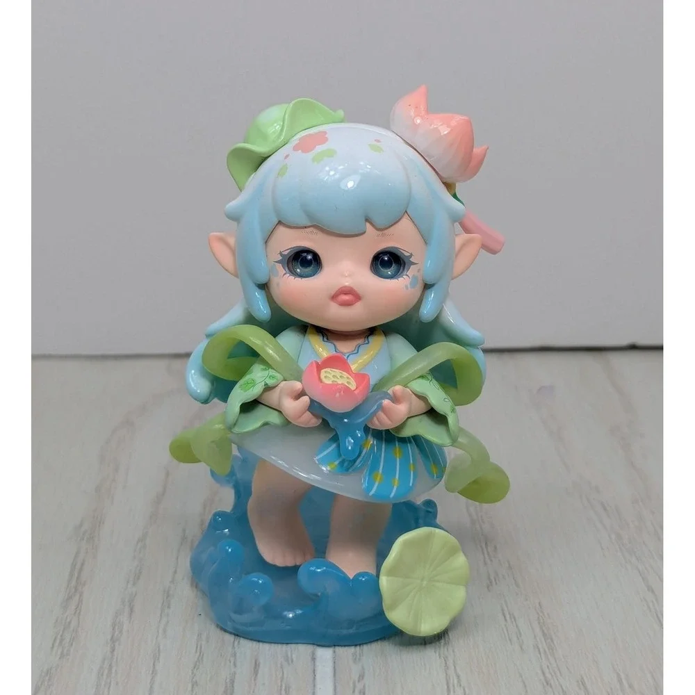 FLORA Compendium of Materia Medica Blind Box Water Hyacinth Figure Only blue